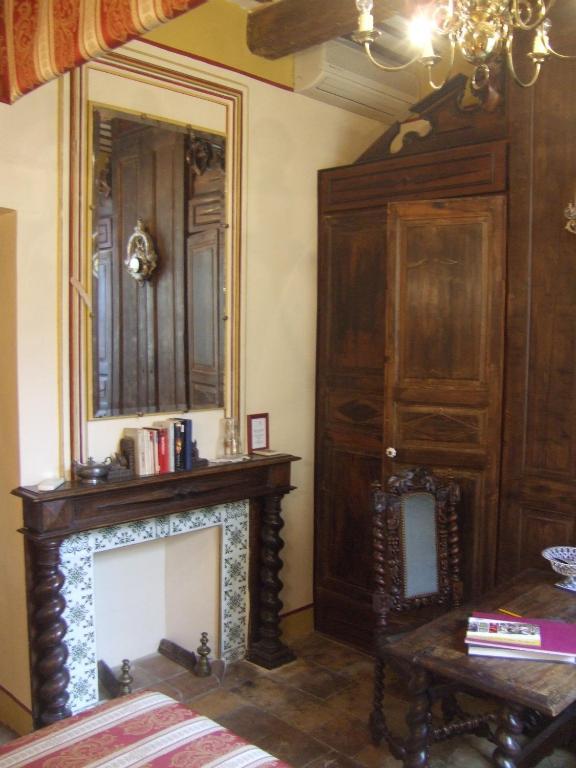 Saint-Bonnet-du-Gard Bize De La Tour B&B 객실 사진