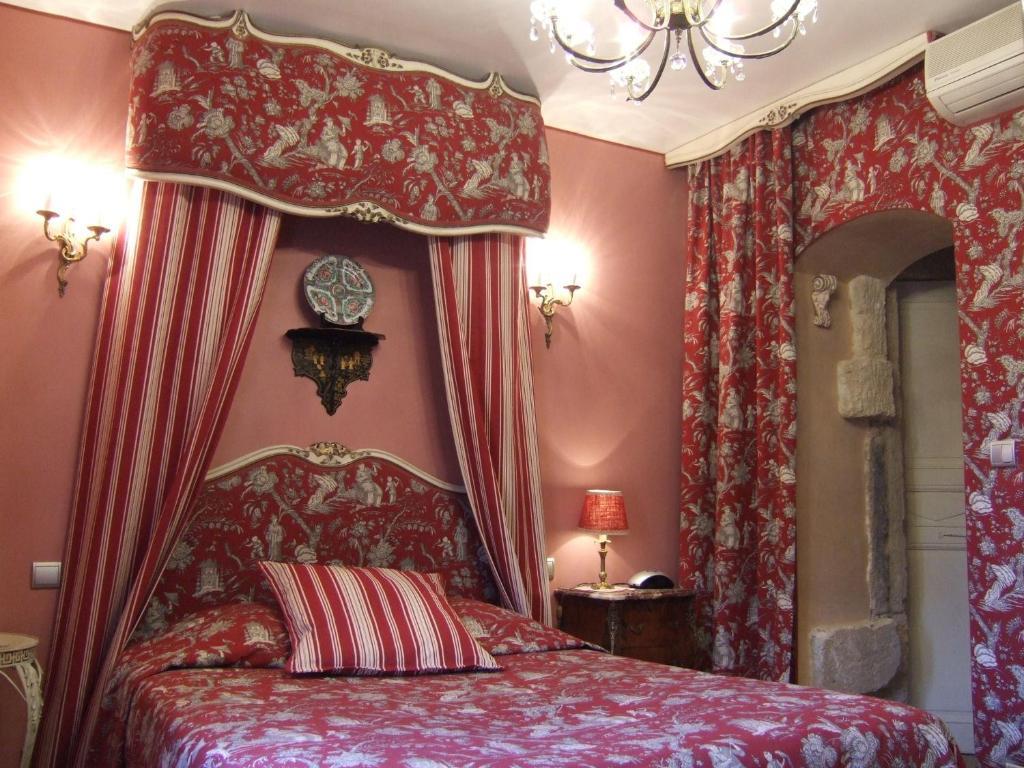 Saint-Bonnet-du-Gard Bize De La Tour B&B 객실 사진